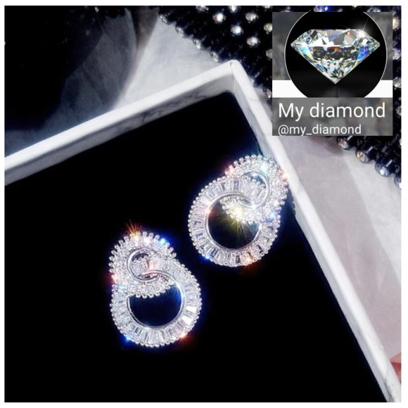 NEW 18K White Gold Diamond Double Circle Earrings - Picture 2 of 6